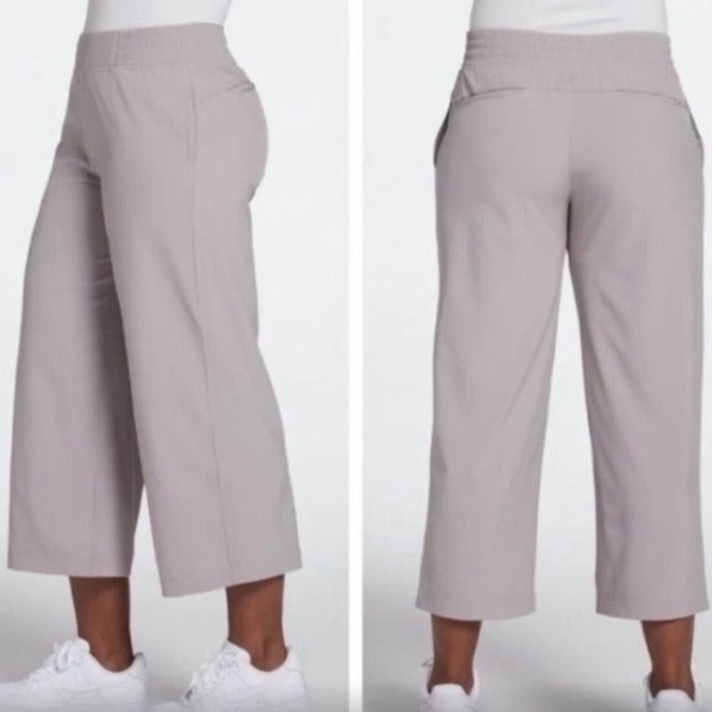CALIA by Carrie Underwood Cropped Wide-Leg Pants in Light Gray